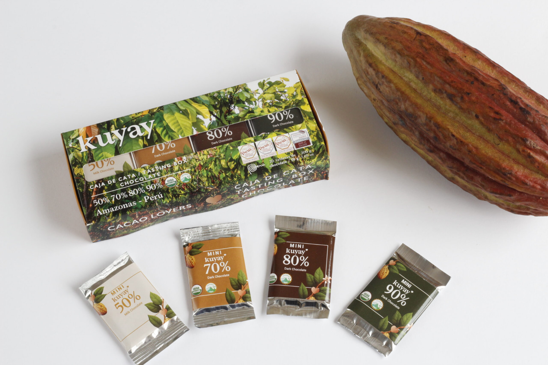 Kuyay tasting box with its four mini bars laid out